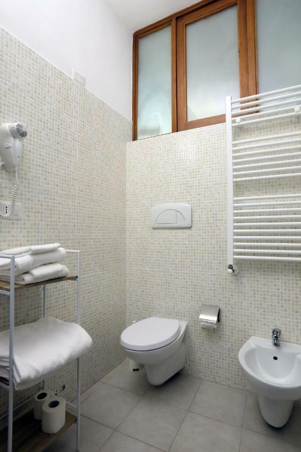 Primo Piano Guesthouse - Bari Policlinico ภายนอก รูปภาพ