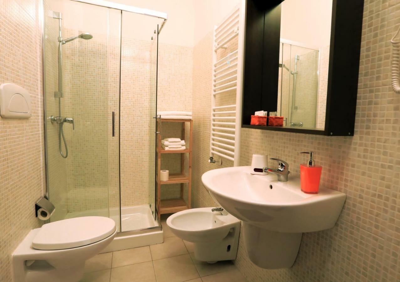 Primo Piano Guesthouse - Bari Policlinico ภายนอก รูปภาพ